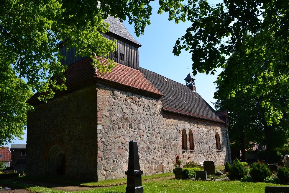 Field stone church Dänschenburg, © Lutz Werner