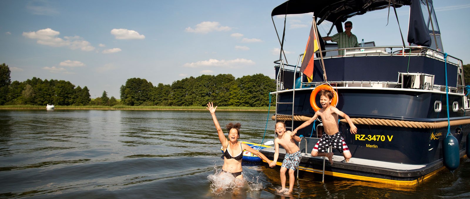 Fun for the whole family with the "floating vacation apartment", © Müritz Yacht Management