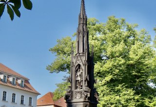 The Rubenow Monument is located on Rubenowplatz in front of the main building of the University of Greifswald., © Gudrun Koch