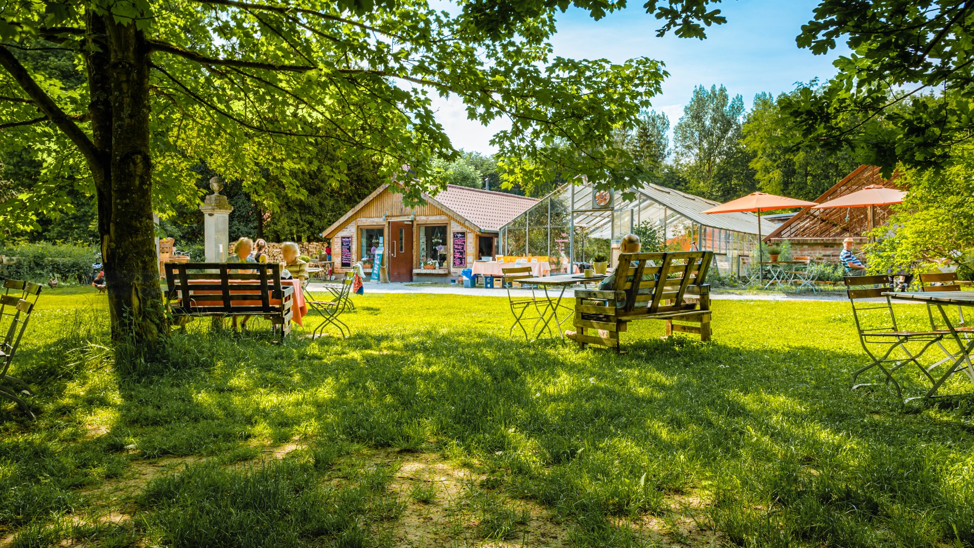 Today, guests can enjoy delicious homemade cakes in the "Gartencafé Wiligrad"., © TMV/Tiemann