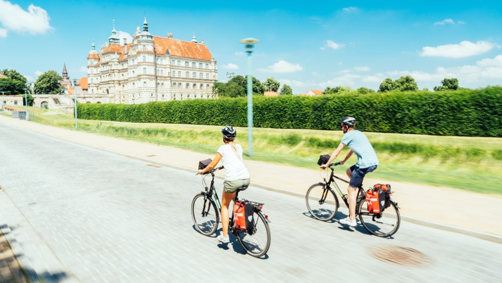 Explore the town of Güstrow and the castle with castle garden by bike, © TMV/Gänsicke