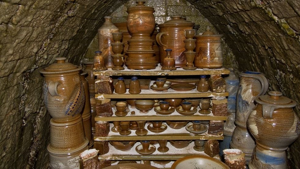 Ceramics in wood firing kiln, © J. Reich