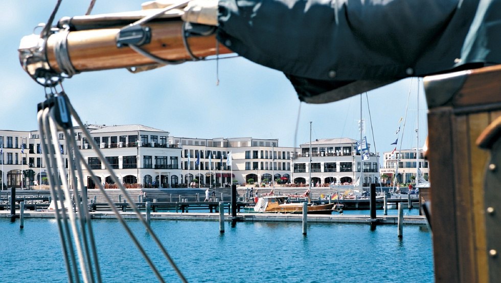 The marina residence Hohe Düne from the harbor, © Yachthafenresidenz Hohe Düne, www.hohe-duene.de