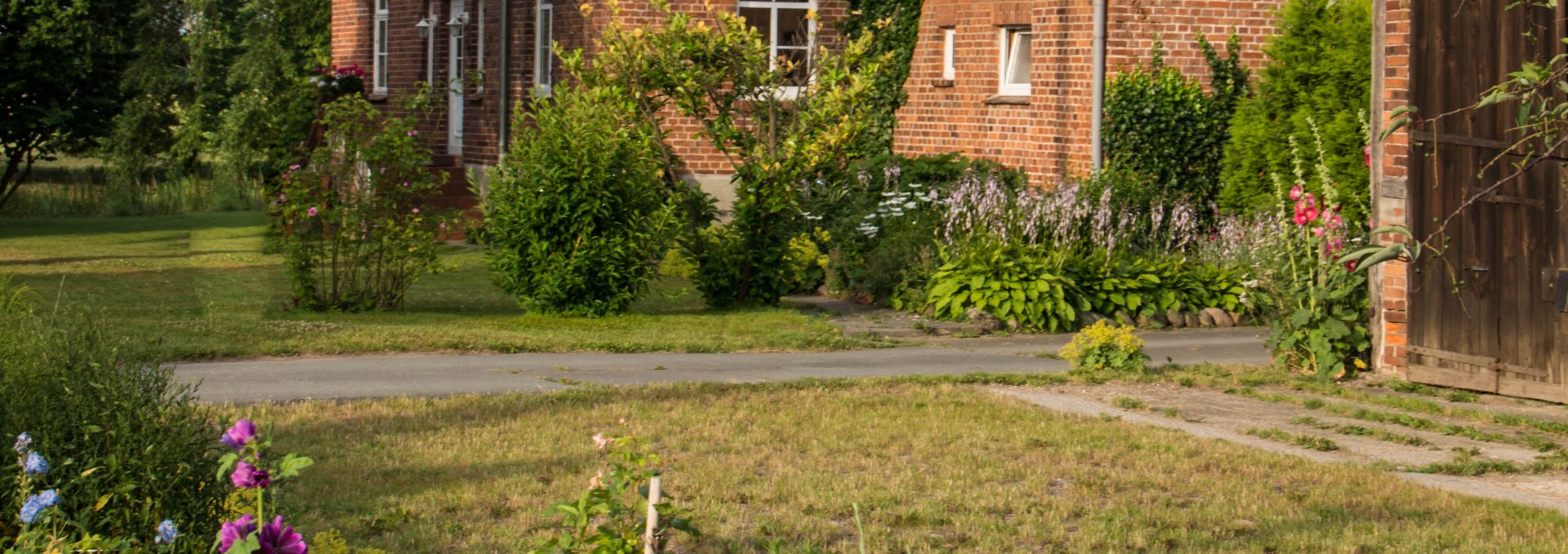 Enjoy coffee & cake in our beautiful brick house., © E. v. Randow