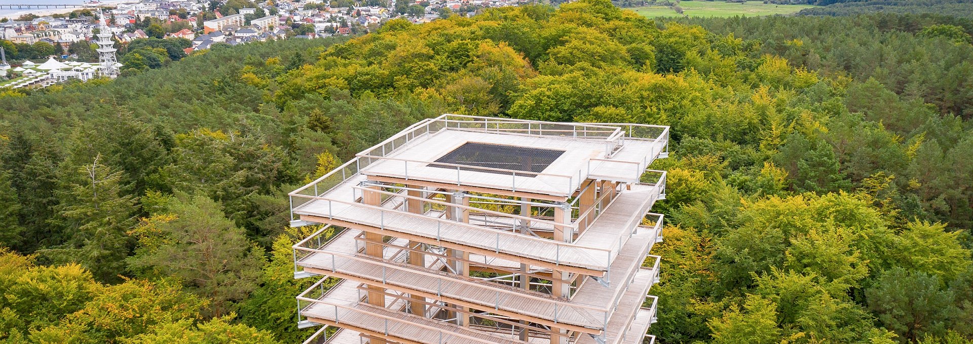 From the lookout tower of the tree top walk you can enjoy a magnificent panorama over the Baltic Sea coast, but also over the hinterland of the island., © Erlebnis Akademie AG/Baumwipfelpfad Usedom