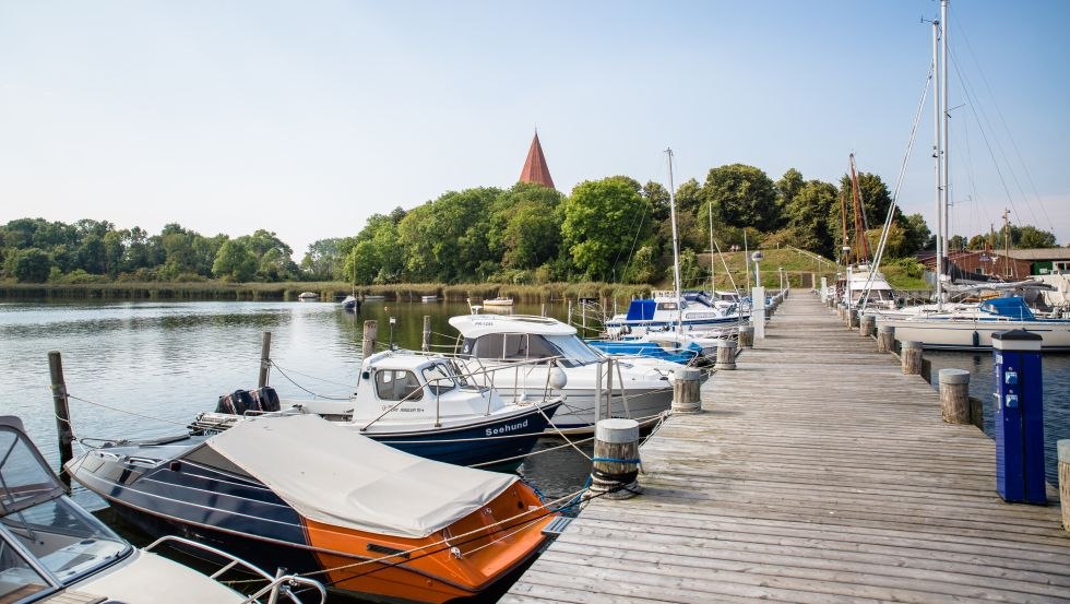 Fishing trail at the port of Kirchdorf, © Liene Photografie Nadine Sorgenfried