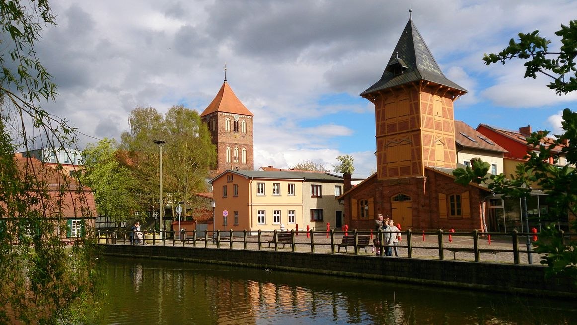 Spritzenhaus and town church Teterow, © Jana Koch