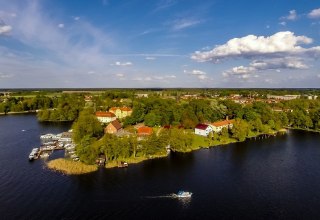 Bird's eye view of Mirow castle island, © Mecklenburgische Kleinseenplatte Touristik GmbH