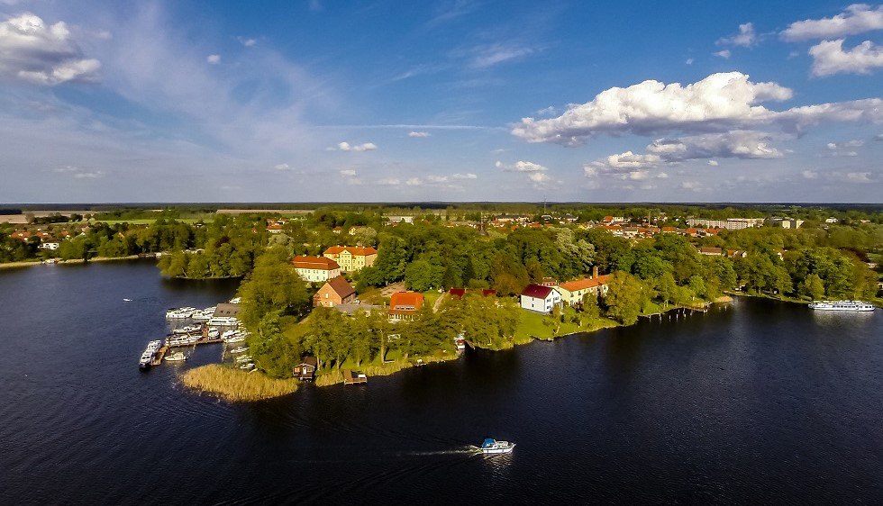 Bird's eye view of Mirow castle island, © Mecklenburgische Kleinseenplatte Touristik GmbH