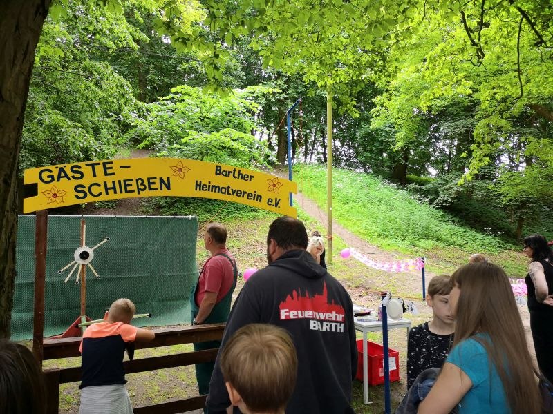 crossbow-shooting-for-guests-barther-children-festival, © Paszehr