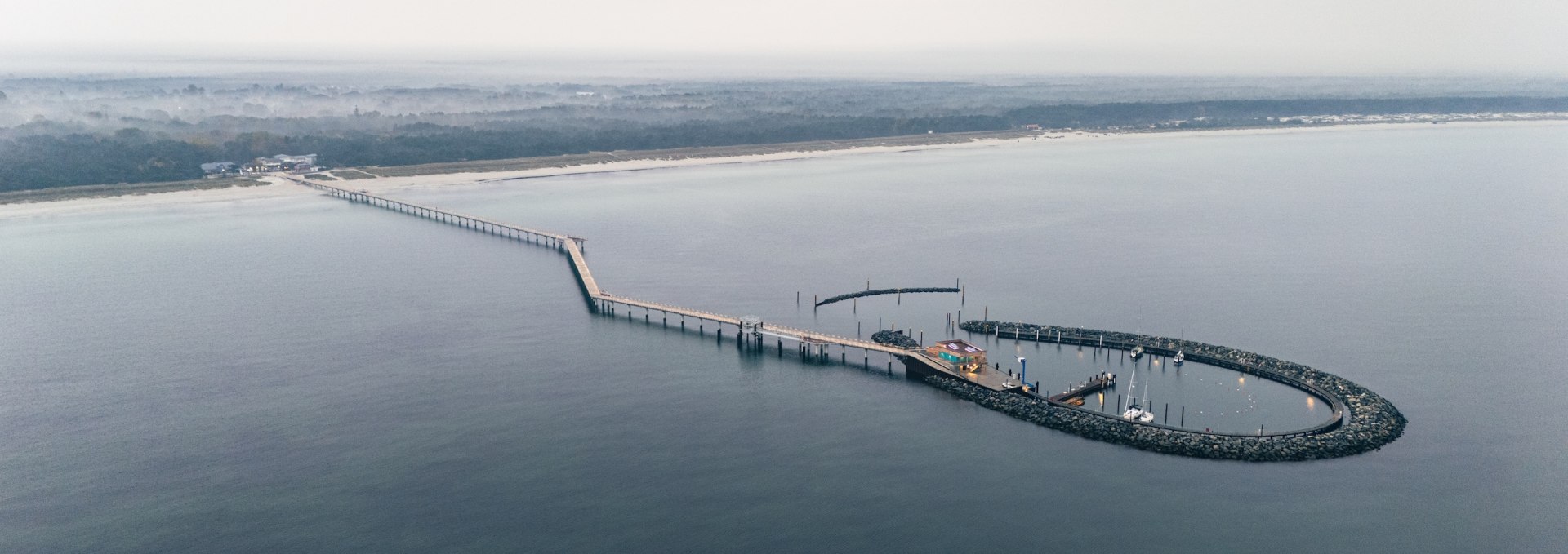 The Prerow pier at dusk., © TMV/Scholz-Witzel