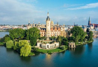 Schwerin Castle towers as a landmark over the State capital Schwerin, © TMV/Gänsicke