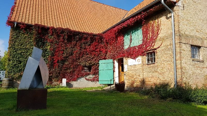 The clubhouse and workshop, © Heidrun Klimmey