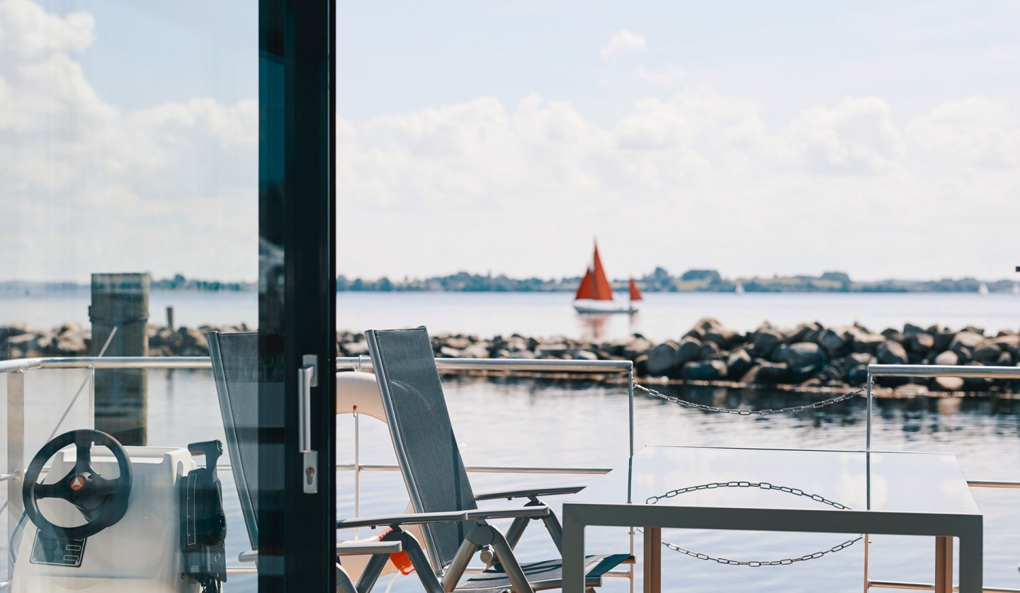 Houseboat with water view, © Lars Franzen