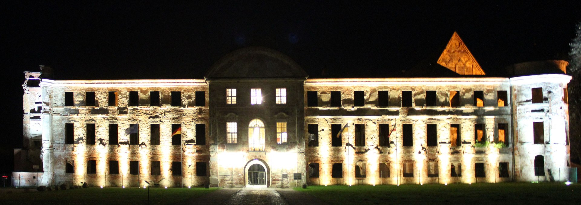 Facade lighting of the monastery and castle complex, © Stadt Dargun