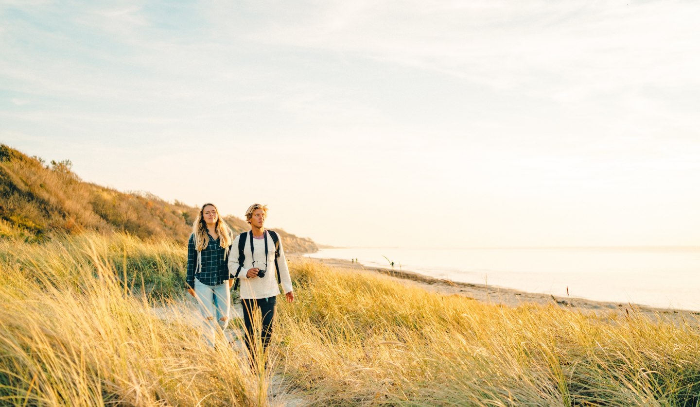 Hike along the cliffs of the Baltic seaside resort of Ahrenshoop, © TMV/Petermann