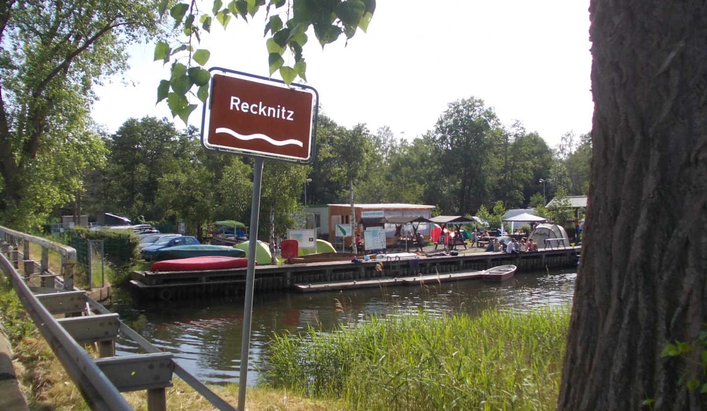 Water hiking rest area Marlow - IOvernight stay in tent - Snack, © H. Stypmann