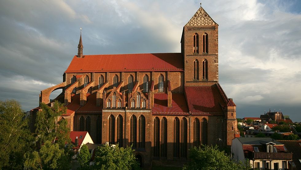 The 15th-century St. Nikolai Church in Wismar survived the Second World War intact - Its 37-meter-high nave is one of the highest church rooms in the Brick Gothic style, © Martin Poley