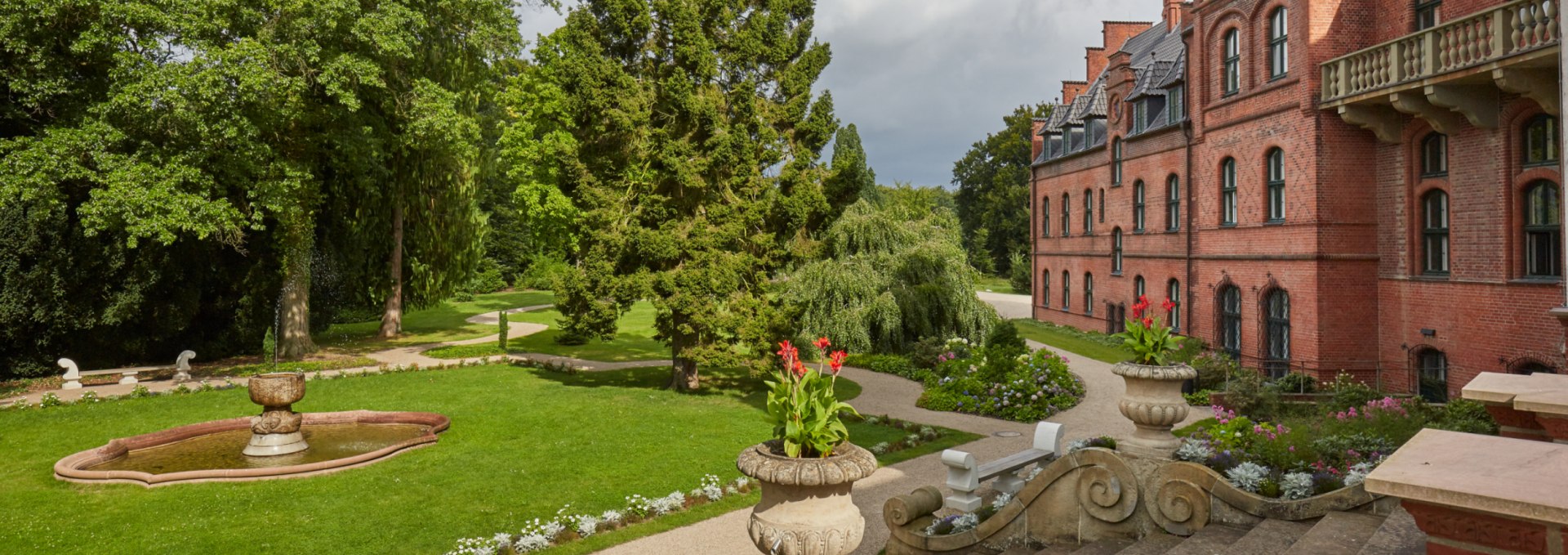 Forecourt with flight of steps at Wiligrad Castle, © SSGK MV / Thomas Grundner