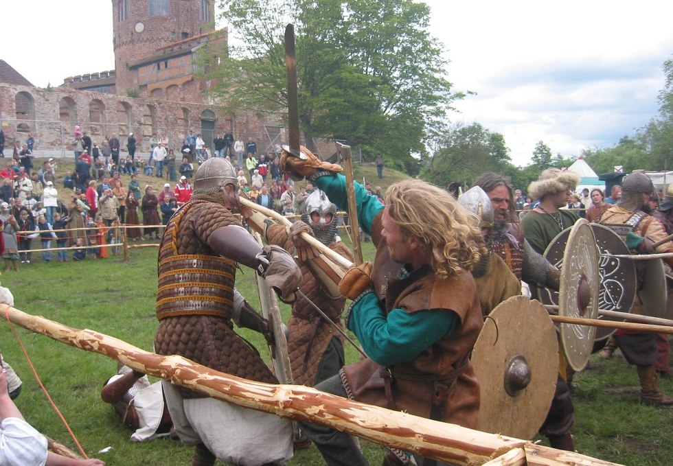 Slaughter scene at the annual castle festival., © Stadt Neustadt-Glewe