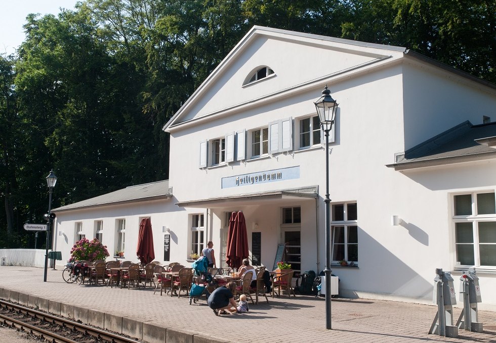 Railroad station with tracks, © Frank Burger