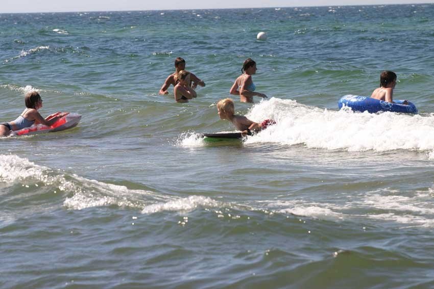 Swimming fun at the Baltic Sea, © Ostseecamp-Ferienpark Rostocker Heide