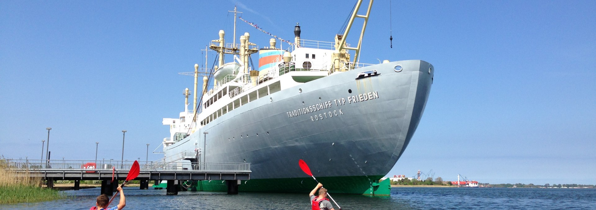 Paddler at the traditional ship, © Ronald Kley