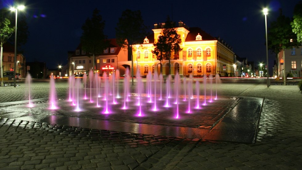 Marketplace at night, © Stadt Neustrelitz