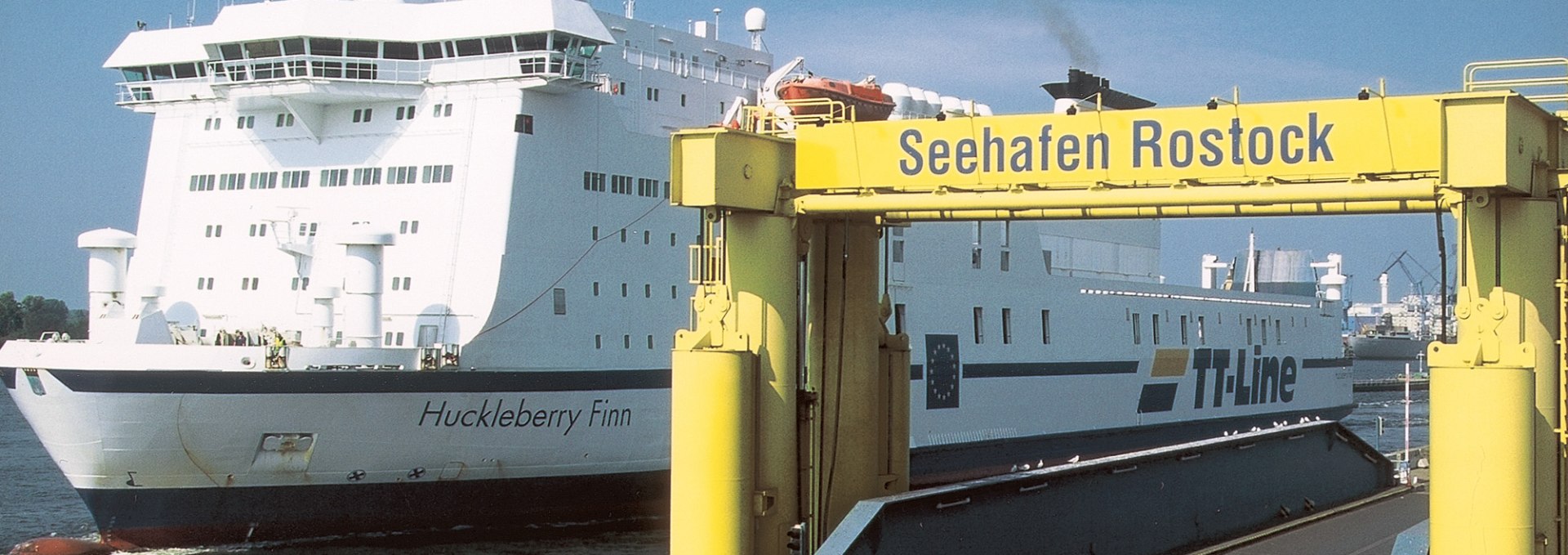 Rostock seaport with Huckleberry Finn, © TT-Line