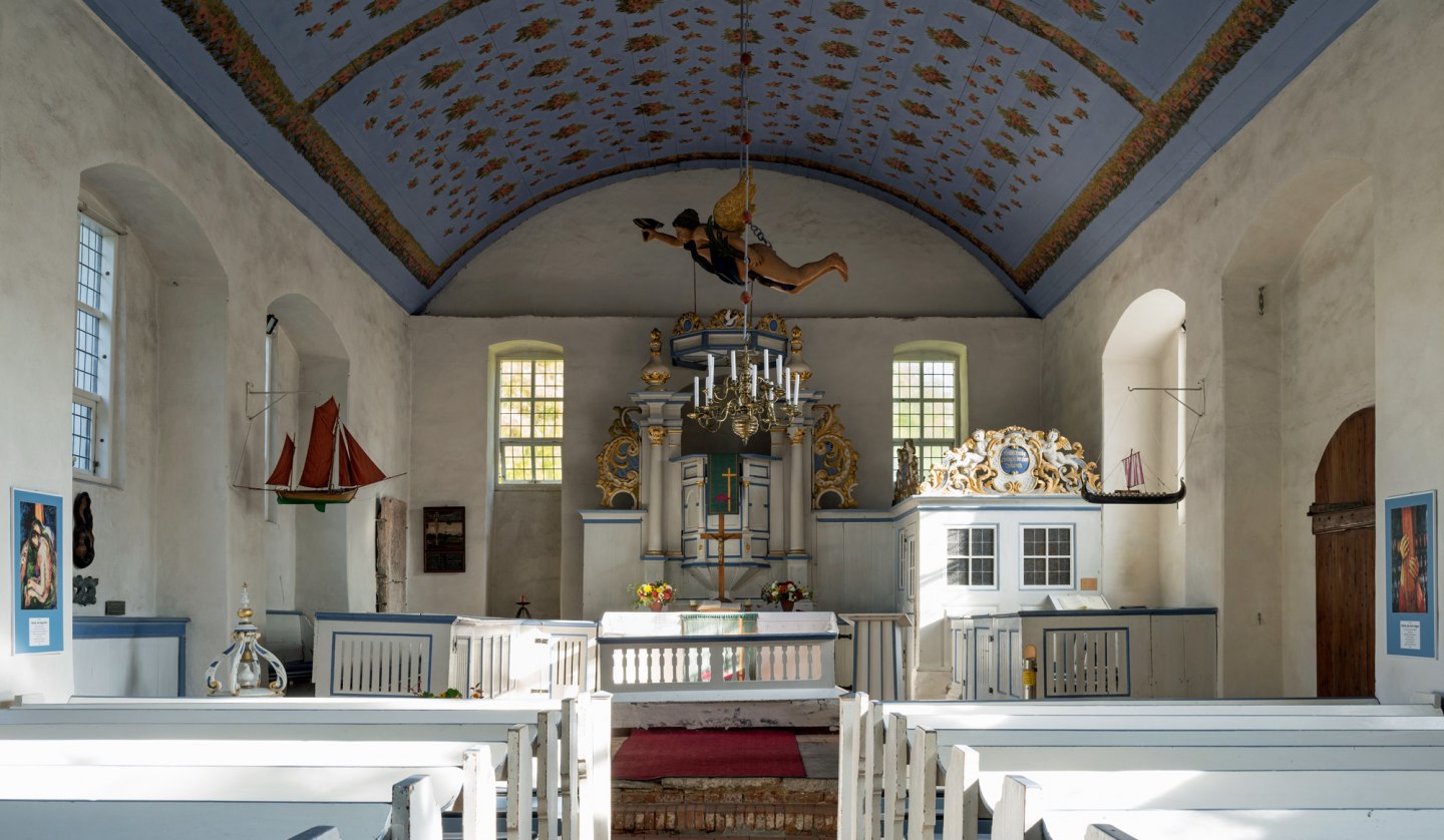 Island church in monastery from inside, © Uta Gau