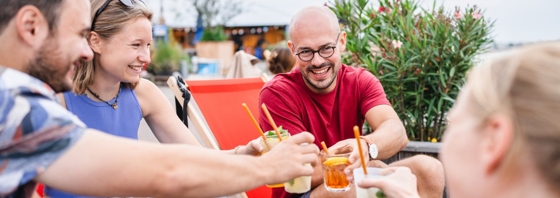 Cheers! The Rost Dommel is the ideal place to round off a perfect summer's day in Rostock. Cool drinks included.