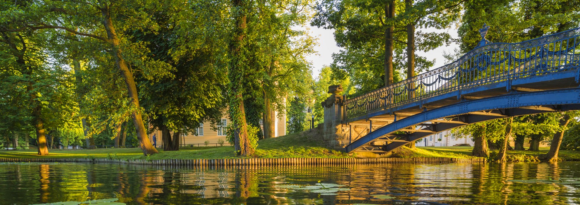 In the park of Mirow castle, © SSGK M-V / Timm Allrich