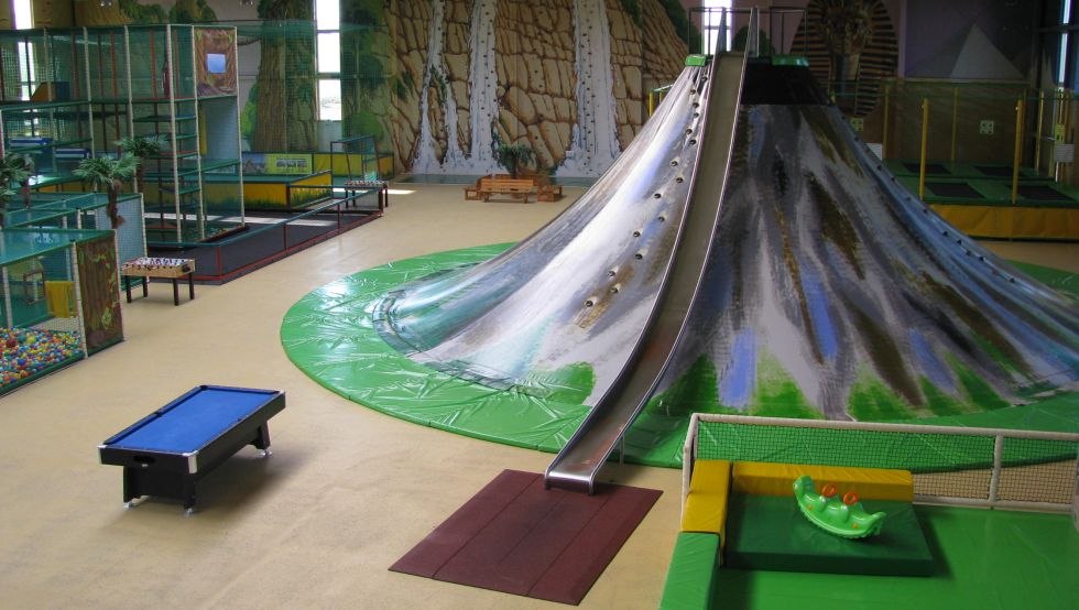 Giant climbing volcano, © Indoor-Spielpark Mumpitz