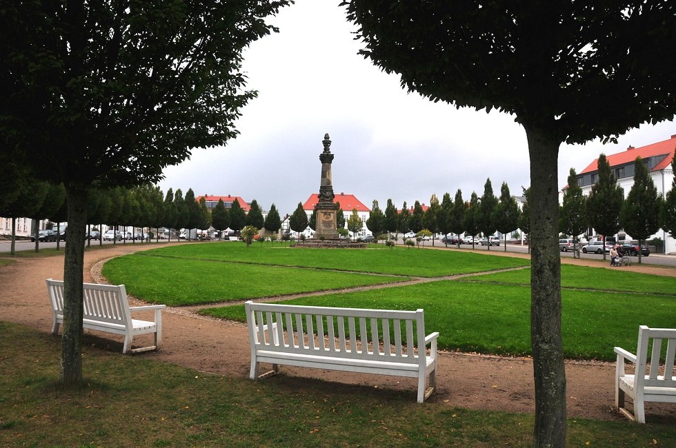 Putbus market with view to the town hall, © Tourismuszentrale Rügen