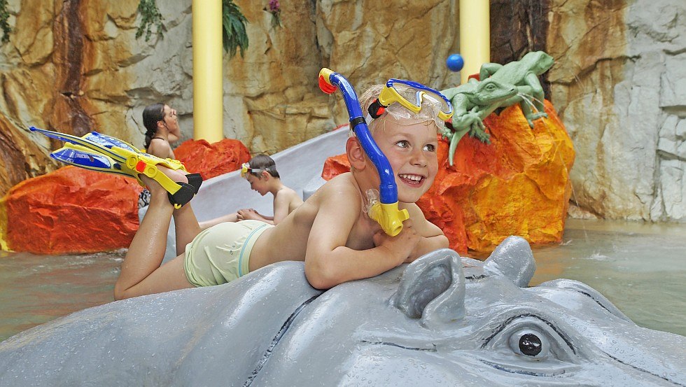 Water garden with waterfall, mini slide, water-spouting animals, © Mandy Knuth