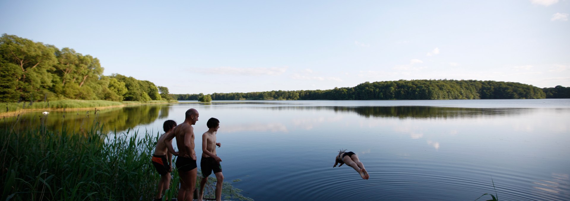 Evening swim in the nearby Golden Lake, © Hauke Dressler