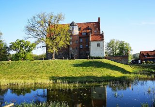 Exterior view Ulrichshusen Castle in spring, © Kathleen Stutz