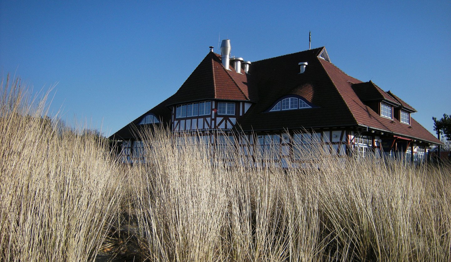 Directly at the pier Zingst - the Kurhaus with tourist information, © Sarah Kunze