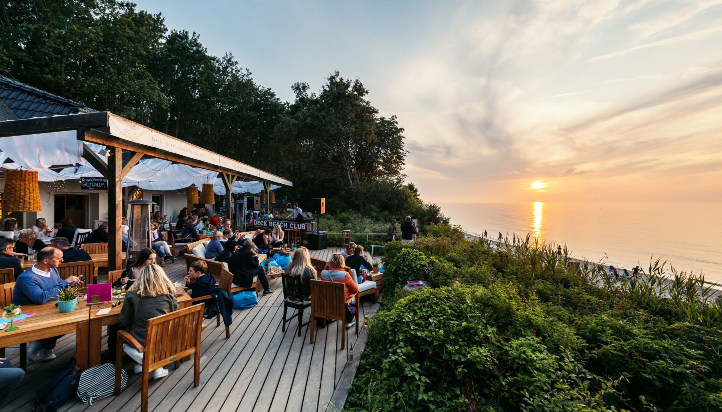 Enjoy the sunset at the Deck Beach Club in Heiligendamm on the Baltic Sea, © TMV/Tiemann