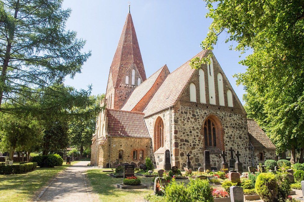 Church Lichtenhagen village with cemetery, © Frank Burger