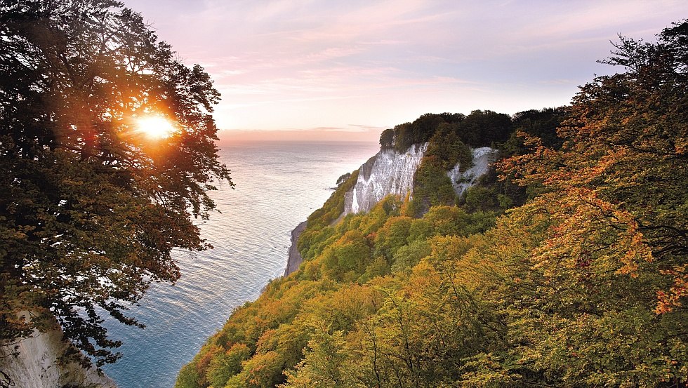 The chalk coast of the Island of Rügen in the warm light of autumn, © TMV/Grundner