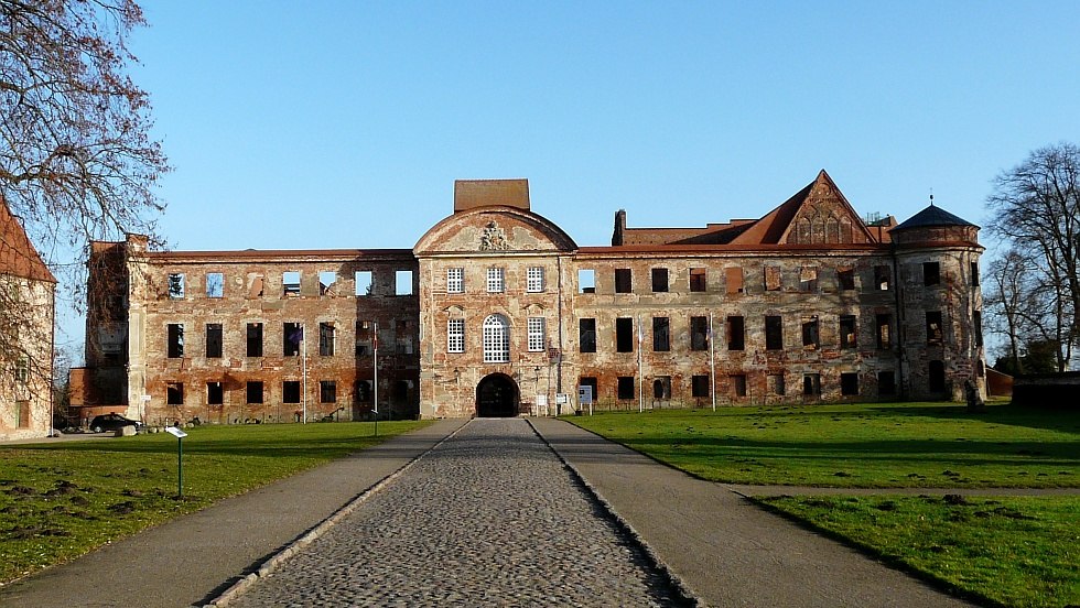 Frontal view of the monastery and castle complex, © Stadt Dargun