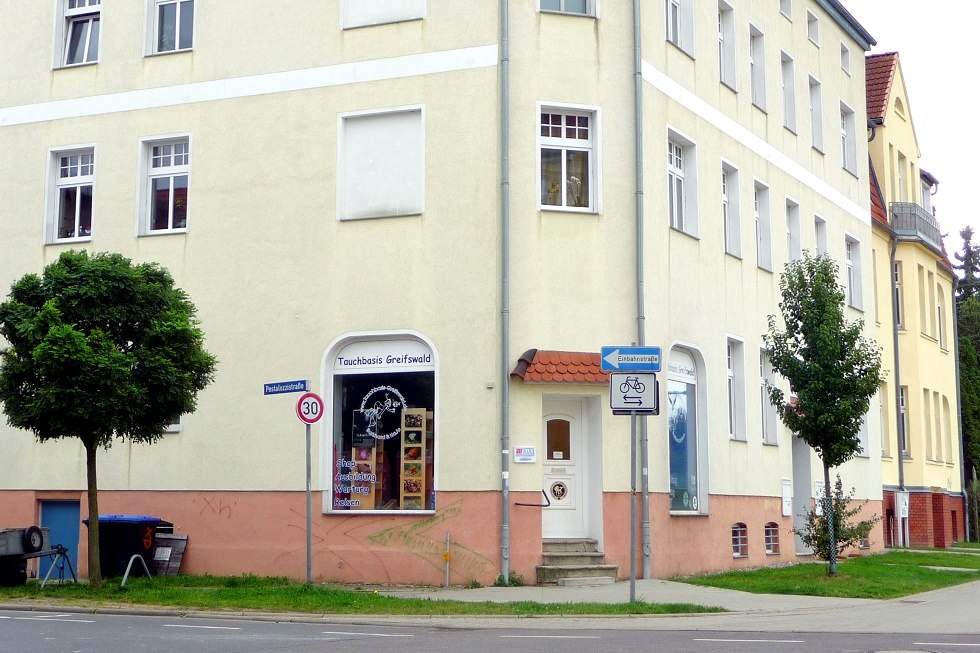 Exterior view of the store in Gützkower Straße, © Sabrina Wittkopf-Schade