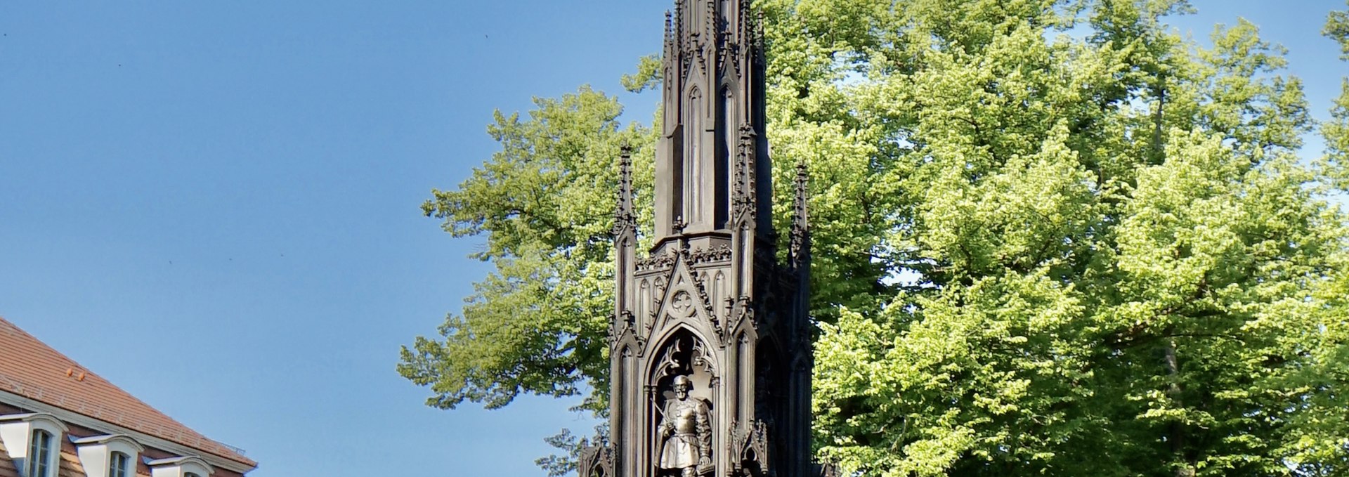 The Rubenow Monument is located on Rubenowplatz in front of the main building of the University of Greifswald., © Gudrun Koch