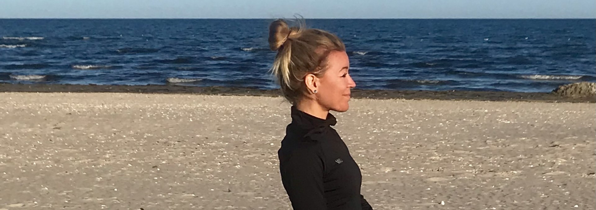 Fitness trainer Lisa Moschell on the beach on Usedom, © Lisa Moschell