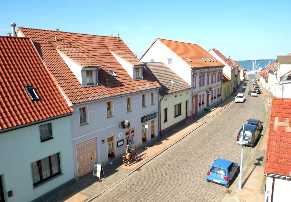 It is only a few steps from the Ackerbürgerei to Lassan's harbor, © Michael Kirsten