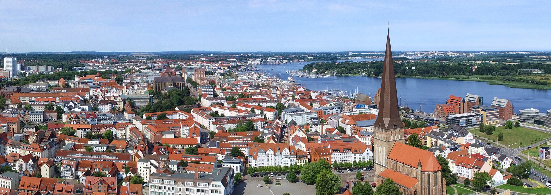 16_Luftbildpano_Rostock_Altstadt_Warnow_1920x1260_(c) Rostock Marketing_S. Krauleidis, © Rostock Marketing /S. Krauleidis