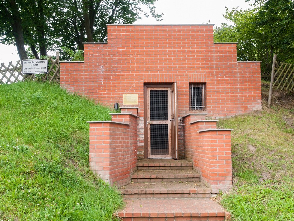 Ice cellar photographed frontally., © Frank Burger