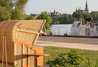 Beach chairs for contemplation, © Hotel Speicher am Ziegelsee