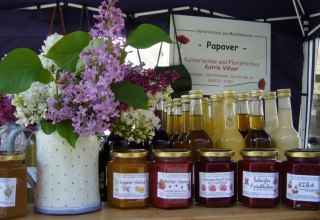 Heavenly delicious - Papaver offers a wide variety of jams and jellies, liqueurs and savory delicacies, © Papaver / Völzer